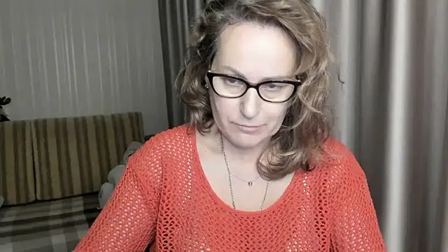 Snapshot of lauraoven chatting on January 21, 2025, 4:16 pm lauraoven online show from January 21, 2025, 4:16 pm