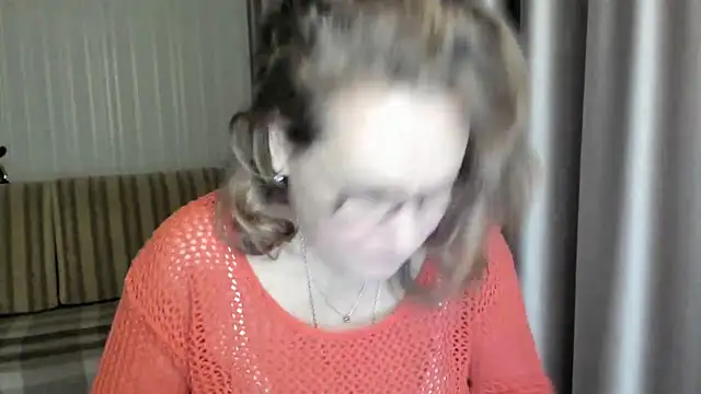 Snapshot of lauraoven chatting on January 22, 2025, 6:42 am lauraoven online show from January 22, 2025, 6:42 am