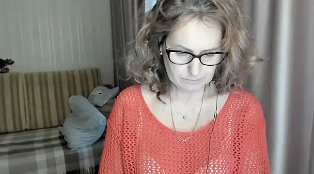 Snapshot of lauraoven chatting on February 4, 2025, 1:59 pm lauraoven online show from February 4, 2025, 1:59 pm