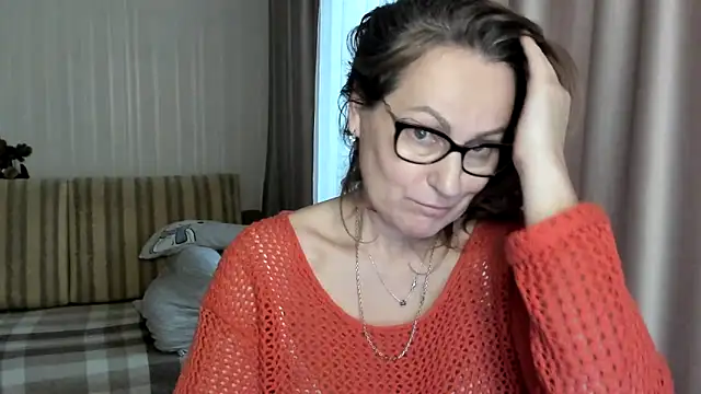 Snapshot of lauraoven chatting on February 10, 2025, 1:01 pm lauraoven online show from February 10, 2025, 1:01 pm