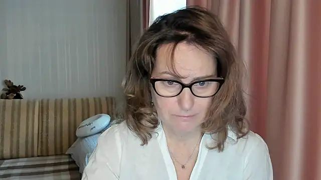 Snapshot of lauraoven chatting on February 23, 2025, 2:04 pm lauraoven online show from February 23, 2025, 2:04 pm