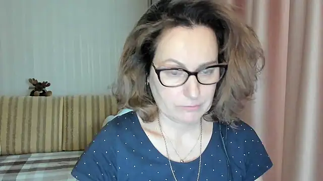 Snapshot of lauraoven chatting on March 1, 2025, 12:45 pm lauraoven online show from March 1, 2025, 12:45 pm