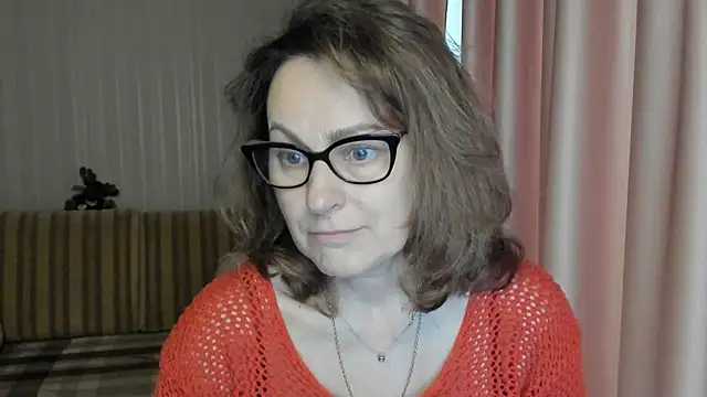Snapshot of lauraoven chatting on March 3, 2025, 10:38 am lauraoven online show from March 3, 2025, 10:38 am