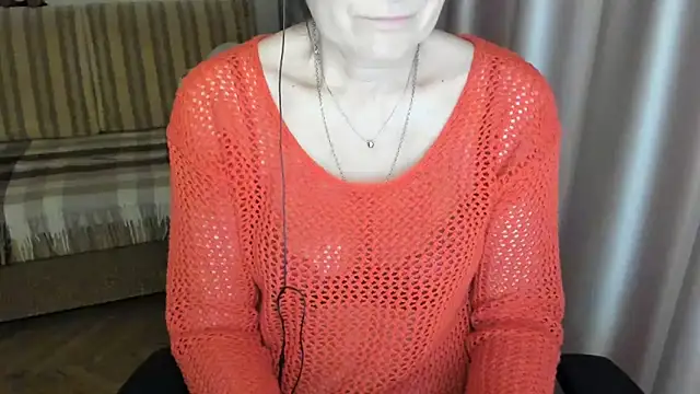 Snapshot of lauraoven chatting on March 5, 2025, 2:45 pm lauraoven online show from March 5, 2025, 2:45 pm