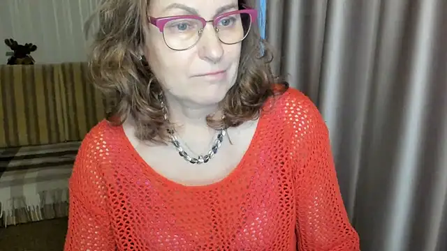 Snapshot of lauraoven chatting on March 9, 2025, 3:38 pm lauraoven online show from March 9, 2025, 3:38 pm