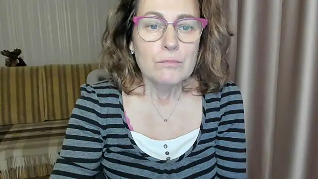 Snapshot of lauraoven chatting on March 18, 2025, 1:31 pm lauraoven online show from March 18, 2025, 1:31 pm