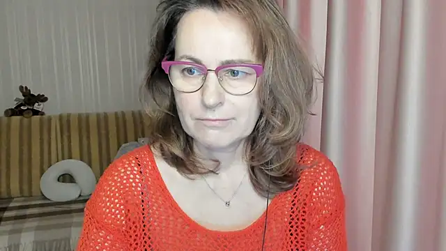 Snapshot of lauraoven chatting on March 20, 2025, 10:21 am lauraoven online show from March 20, 2025, 10:21 am