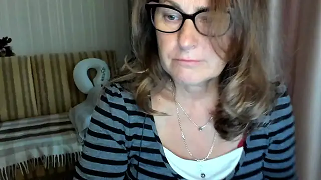 lauraoven online show from October 1, 2025, 2:23 pm