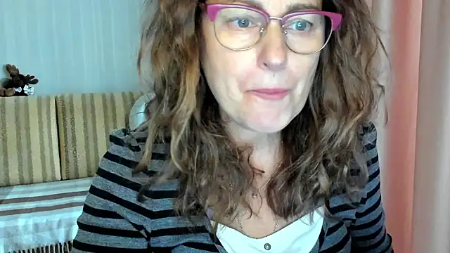 lauraoven online show from October 21, 2025, 10:27 am