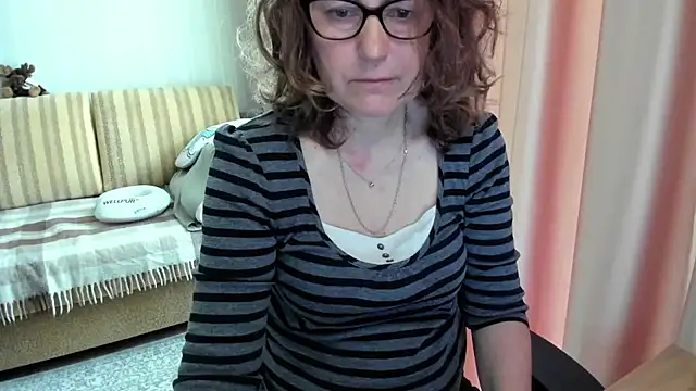lauraoven online show from May 27, 2026, 6:21 am