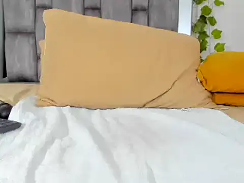 Snapshot of alyssia_ocean chatting on October 4, 2025, 12:36 pm alyssia ocean online show from October 4, 2025, 12:36 pm