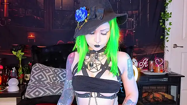 Ivey and James online show from October 9, 2025, 7:56 pm