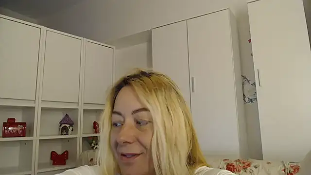 Snapshot of spell_of_love chatting on March 29, 2026, 3:56 pm spell of love online show from March 29, 2026, 3:56 pm