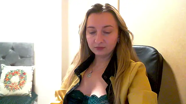 SusanCurt online show from February 5, 2026, 8:24 pm