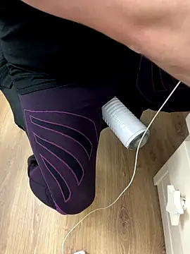 Snapshot of Mindnorthcam2 chatting on November 30, 2025, 10:52 am Mindnorthcam2 online show from November 30, 2025, 10:52 am