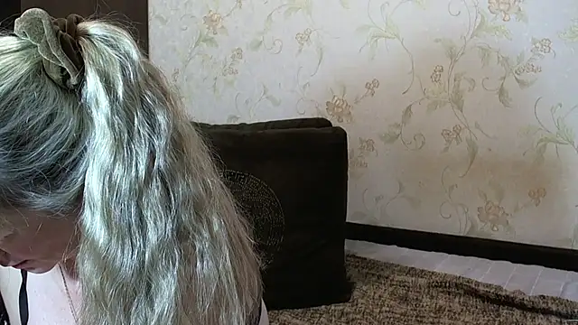 Snapshot of MARMELADINKA- chatting on November 17, 2025, 9:48 am MARMELADINKA- online show from November 17, 2025, 9:48 am