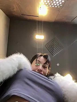 Wet  Bunny online show from February 7, 2025, 9:37 am