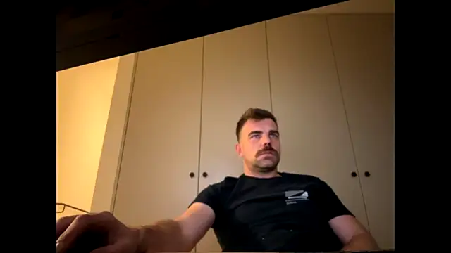 Snapshot of mrbigballs chatting on October 29, 2025, 10:22 pm mrbigballs online show from October 29, 2025, 10:22 pm