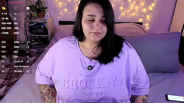 naughtykiss online show from April 8, 2026, 4:12 am