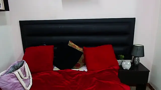 sensual nataliee online show from November 6, 2025, 3:57 pm