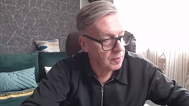 Snapshot of RobertStripX chatting on February 28, 2026, 12:28 pm RobertStripX online show from February 28, 2026, 12:28 pm