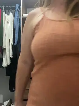 moniquerainx online show from November 17, 2025, 4:18 am