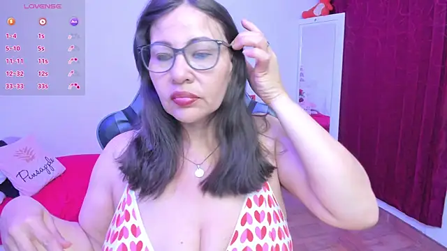 esmeralda milf online show from May 20, 2026, 9:54 pm
