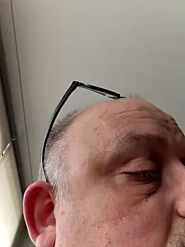 Snapshot of Bibear197511 chatting on October 16, 2025, 8:59 am Bibear197511 online show from October 16, 2025, 8:59 am