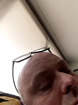 Bibear197511 online show from June 9, 2026, 2:17 pm