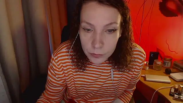 JohansonKatie online show from January 17, 2025, 6:47 am