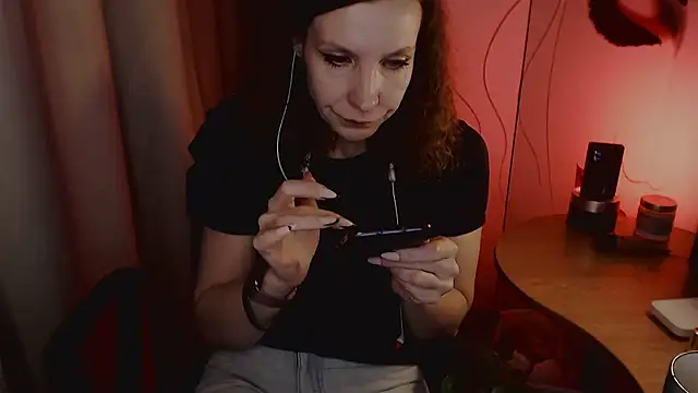 JohansonKatie online show from January 30, 2025, 7:18 am