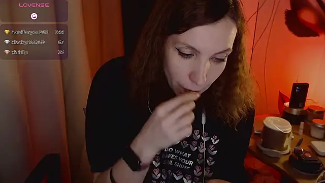 JohansonKatie online show from February 11, 2025, 4:56 pm