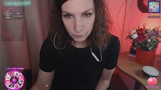 JohansonKatie online show from February 17, 2025, 1:32 pm