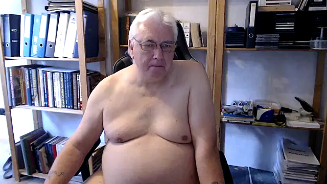 SchwanzhureXXL online show from June 10, 2026, 7:51 am