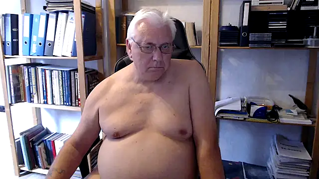 SchwanzhureXXL online show from July 8, 2026, 2:10 pm