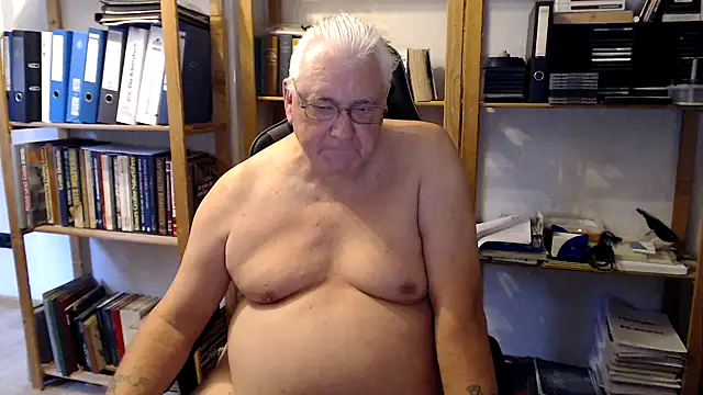 SchwanzhureXXL online show from July 9, 2026, 4:38 am