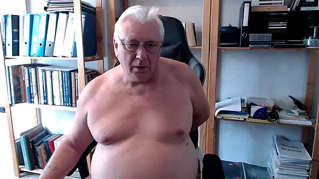 SchwanzhureXXL online show from July 16, 2026, 2:34 pm