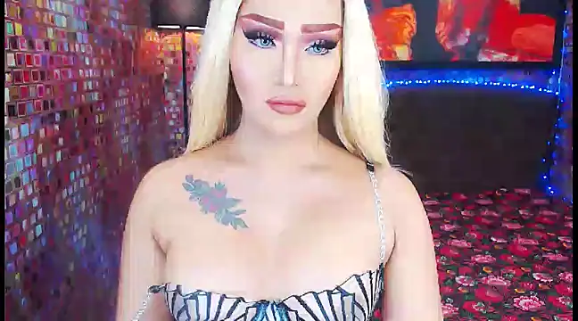 KylieMaxwellCaulfield TS online show from February 5, 2025, 2:08 am