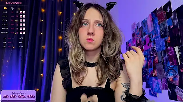 Snapshot of HotaruTomo chatting on October 13, 2025, 5:18 am HotaruTomo online show from October 13, 2025, 5:18 am