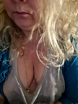 Snapshot of Janahotty chatting on December 11, 2024, 10:49 pm Janahotty online show from December 11, 2024, 10:49 pm