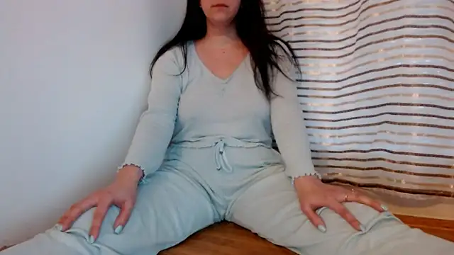 Snapshot of SofiaLenis chatting on May 25, 2026, 12:22 pm SofiaLenis online show from May 25, 2026, 12:22 pm