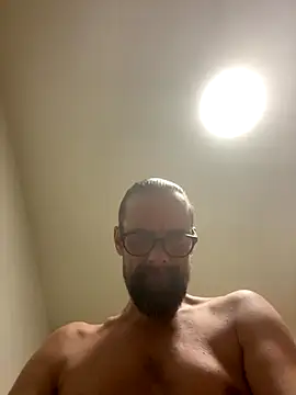 Platinum211 online show from December 22, 2025, 1:41 pm