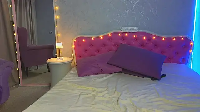 Ariana Petite online show from January 13, 2025, 5:12 am