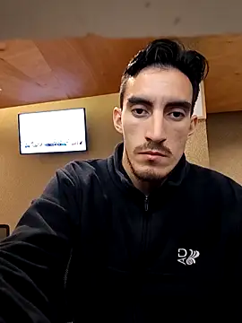 TommyMomentum online show from April 11, 2026, 3:44 am