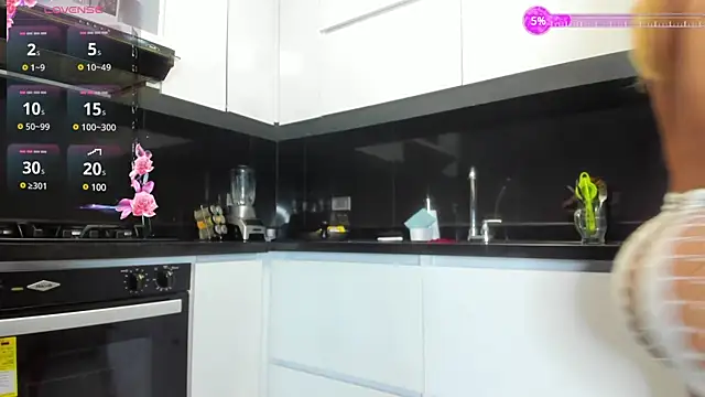 Snapshot of angelinafit chatting on December 10, 2024, 2:27 am angelinafit online show from December 10, 2024, 2:27 am