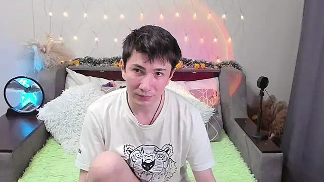 Snapshot of Yumi_steve chatting on October 7, 2025, 5:54 pm Yumi steve online show from October 7, 2025, 5:54 pm