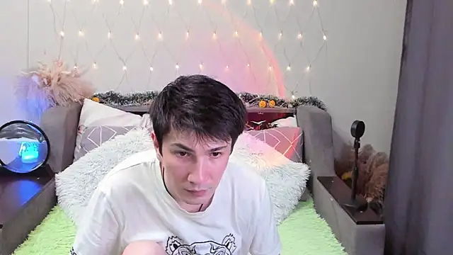 Snapshot of Yumi_steve chatting on November 4, 2025, 5:23 pm Yumi steve online show from November 4, 2025, 5:23 pm