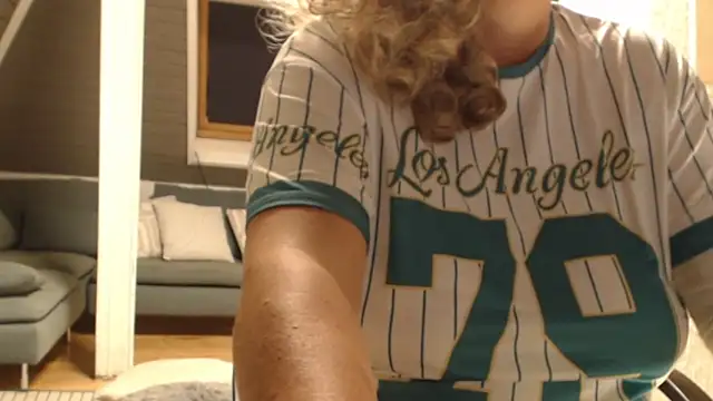 KimMitchelli online show from October 14, 2025, 6:09 pm