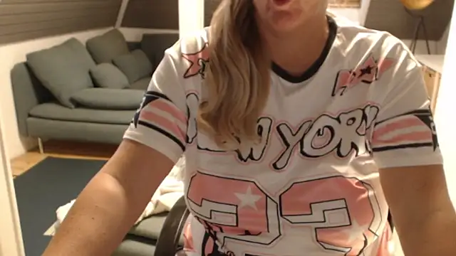 KimMitchelli online show from December 17, 2025, 12:11 pm