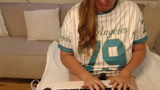 KimMitchelli online show from May 22, 2026, 4:19 am